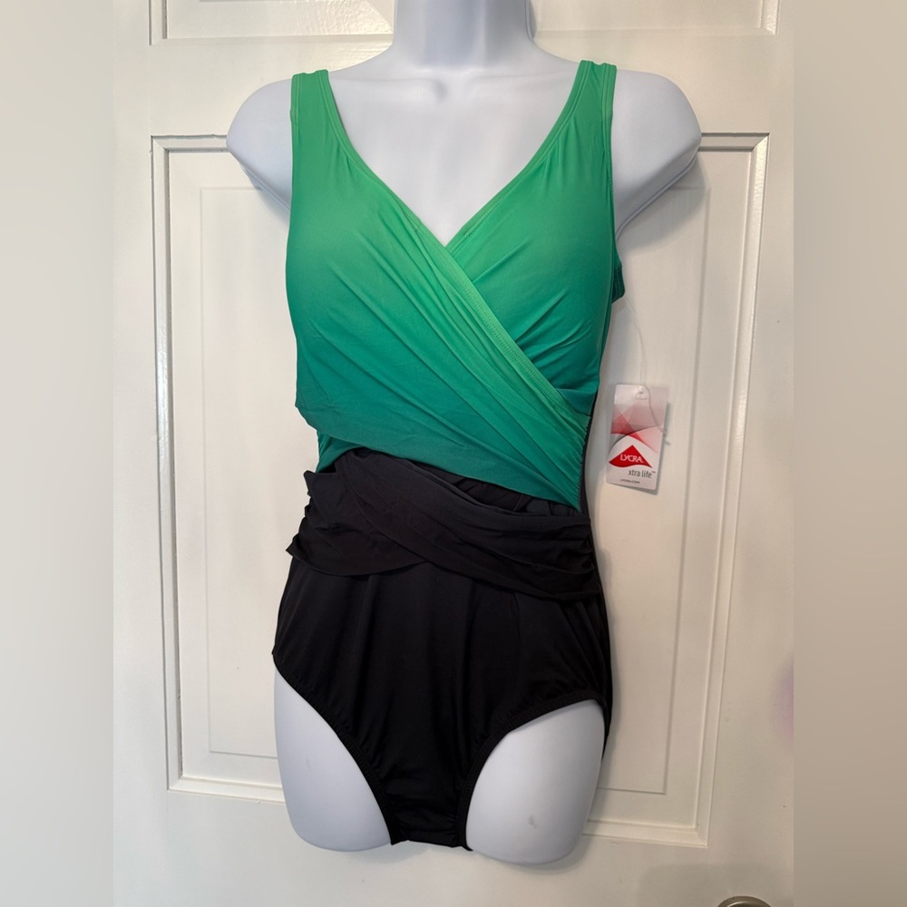 Lands’ End Green Black One Piece Swimsuit Size 8 Slimming Tummy Control NWT
